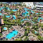 Signature Mgm Suite With Strip And Sphere View
