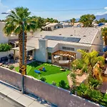 8Br 5Ba Superhero Retreat-King Beds, Bbq, Hammock, Firepit, Minigolf, Workspace