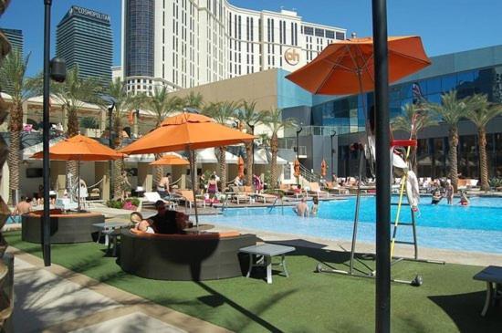 Apartahotel Suites At Elara Strip-no Fees 4*