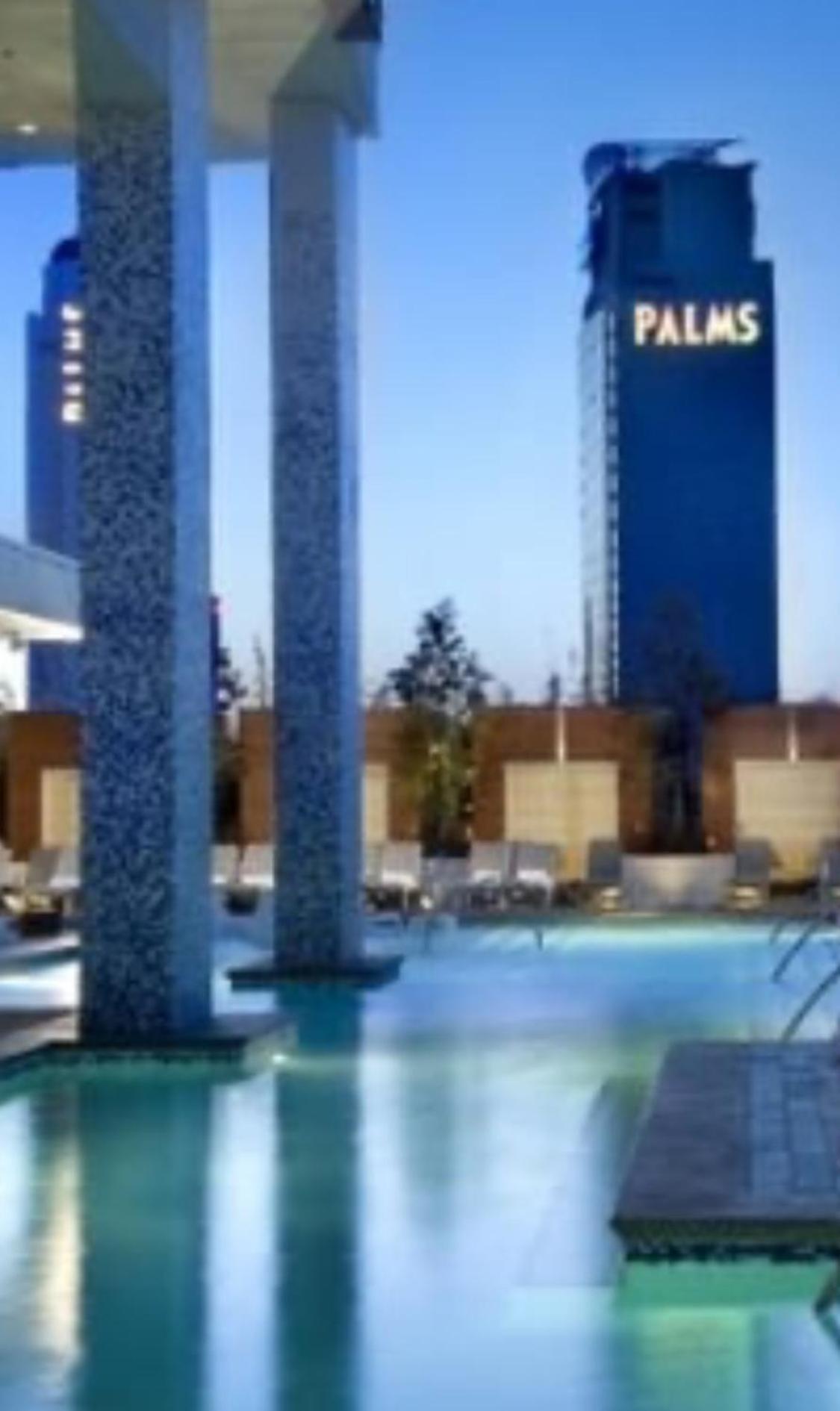 Palms Place With Balcony & Strip View Las Vegas