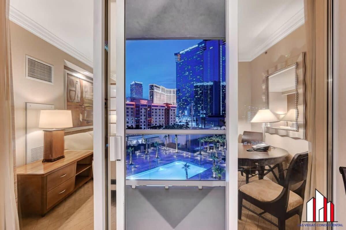 Mgm Signature-04-705 Strip View Balcony Сasa de vacaciones