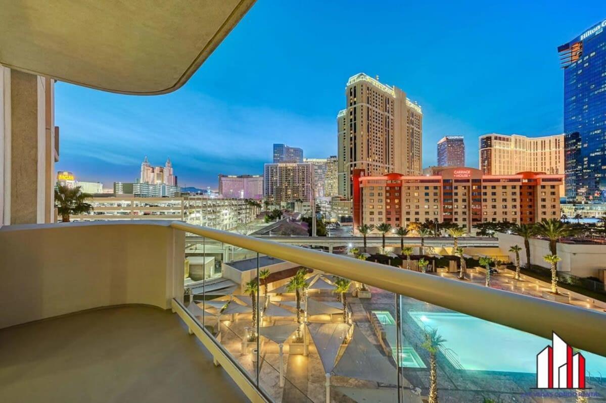 Mgm Signature-04-705 Strip View Balcony Сasa de vacaciones *