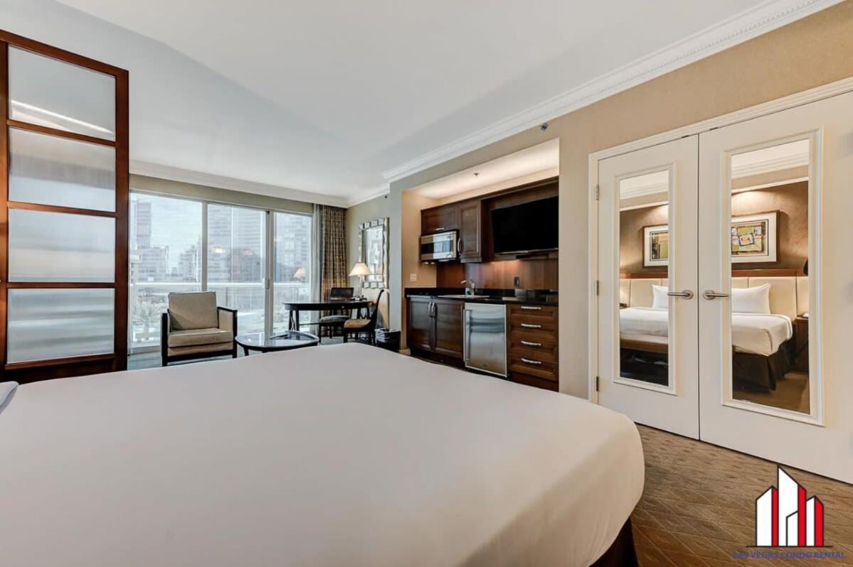 Сasa de vacaciones Mgm Signature-04-705 Strip View Balcony