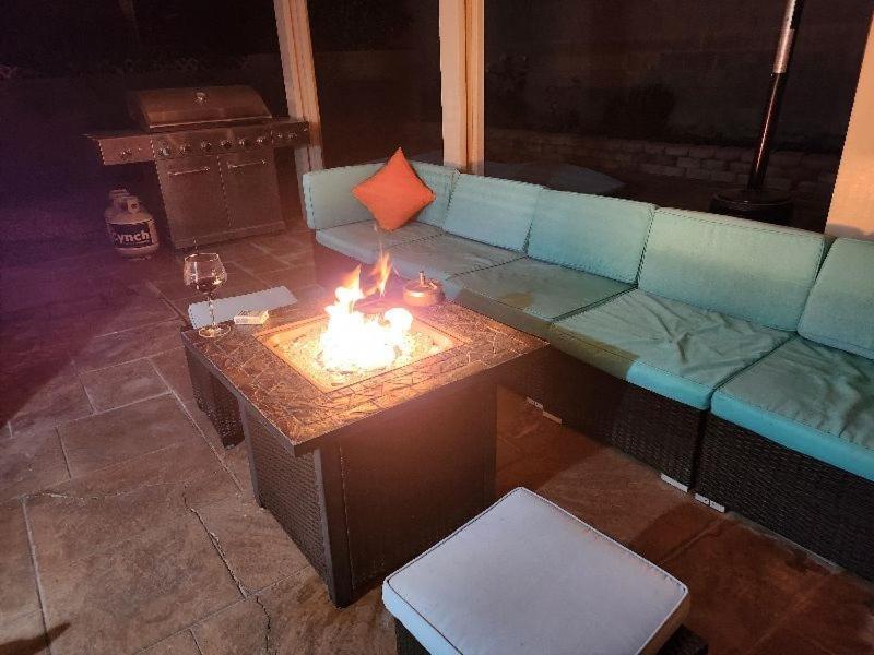 Large Private Suite, With California King Bed Habitación en casa particular