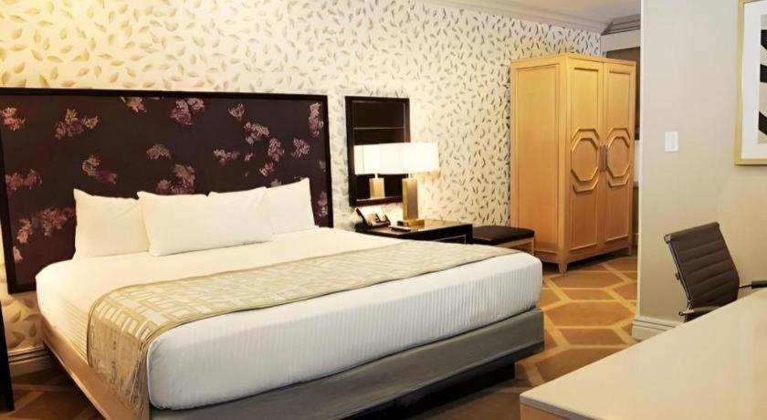 Gold Coast Y Casino Resort 3*