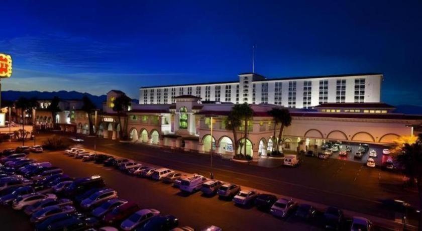 Gold Coast Y Casino Resort 3*