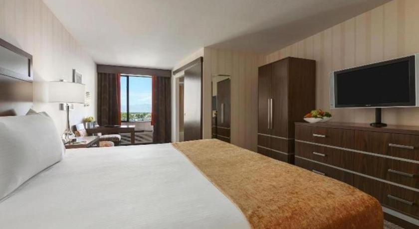 Gold Coast Y Casino Resort 3*