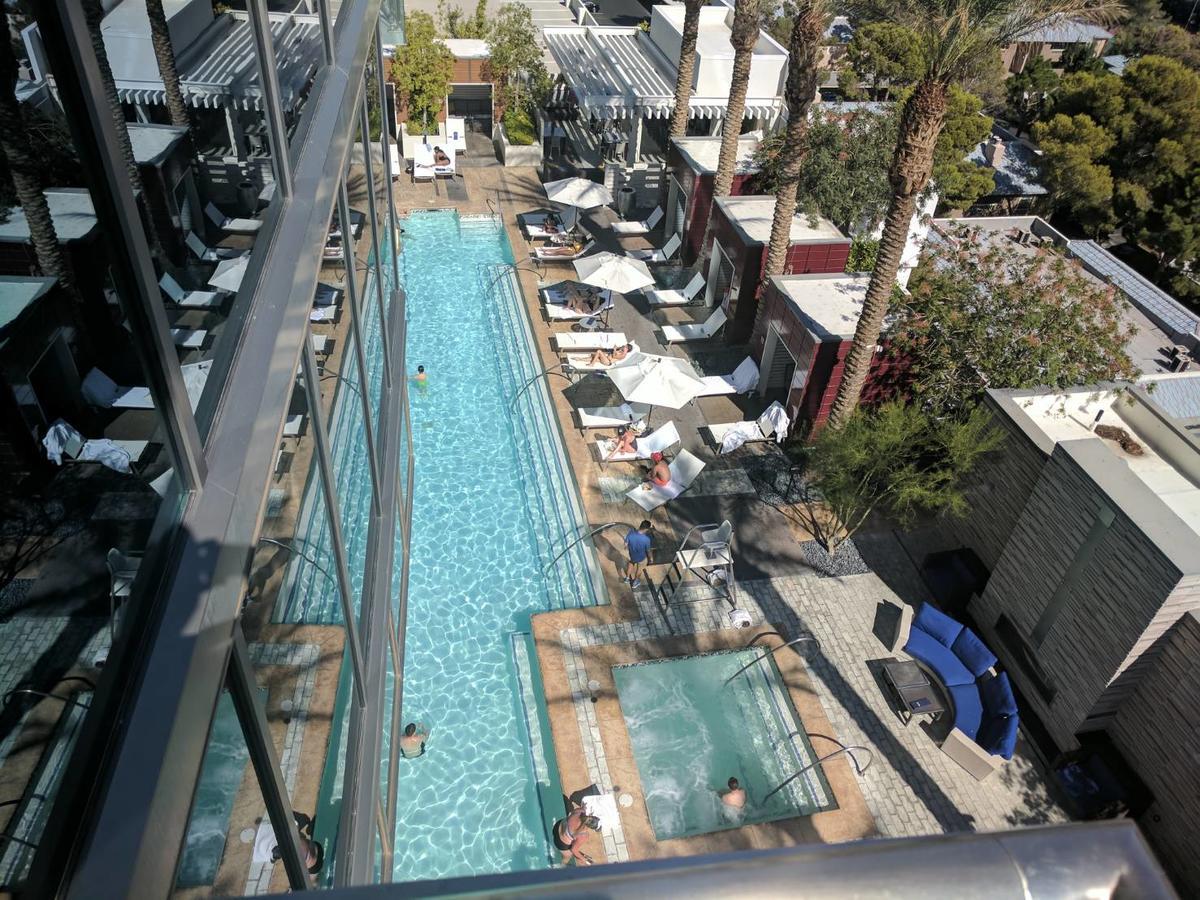 Palms Place With Balcony & Strip View Apartahotel *