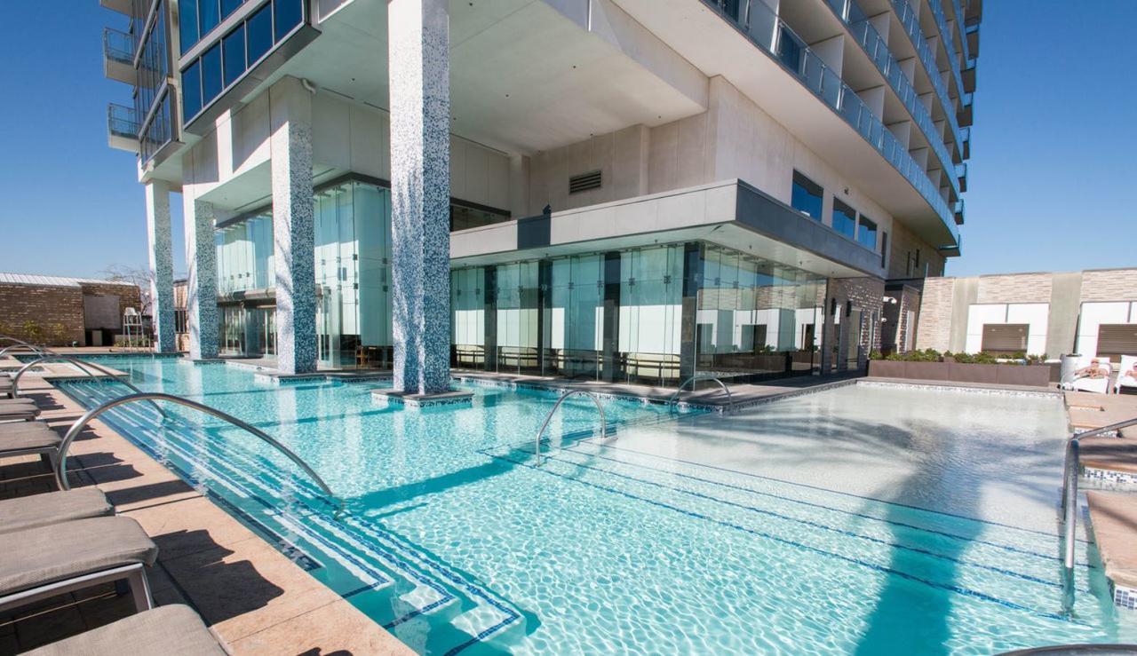 Palms Place With Balcony & Strip View *