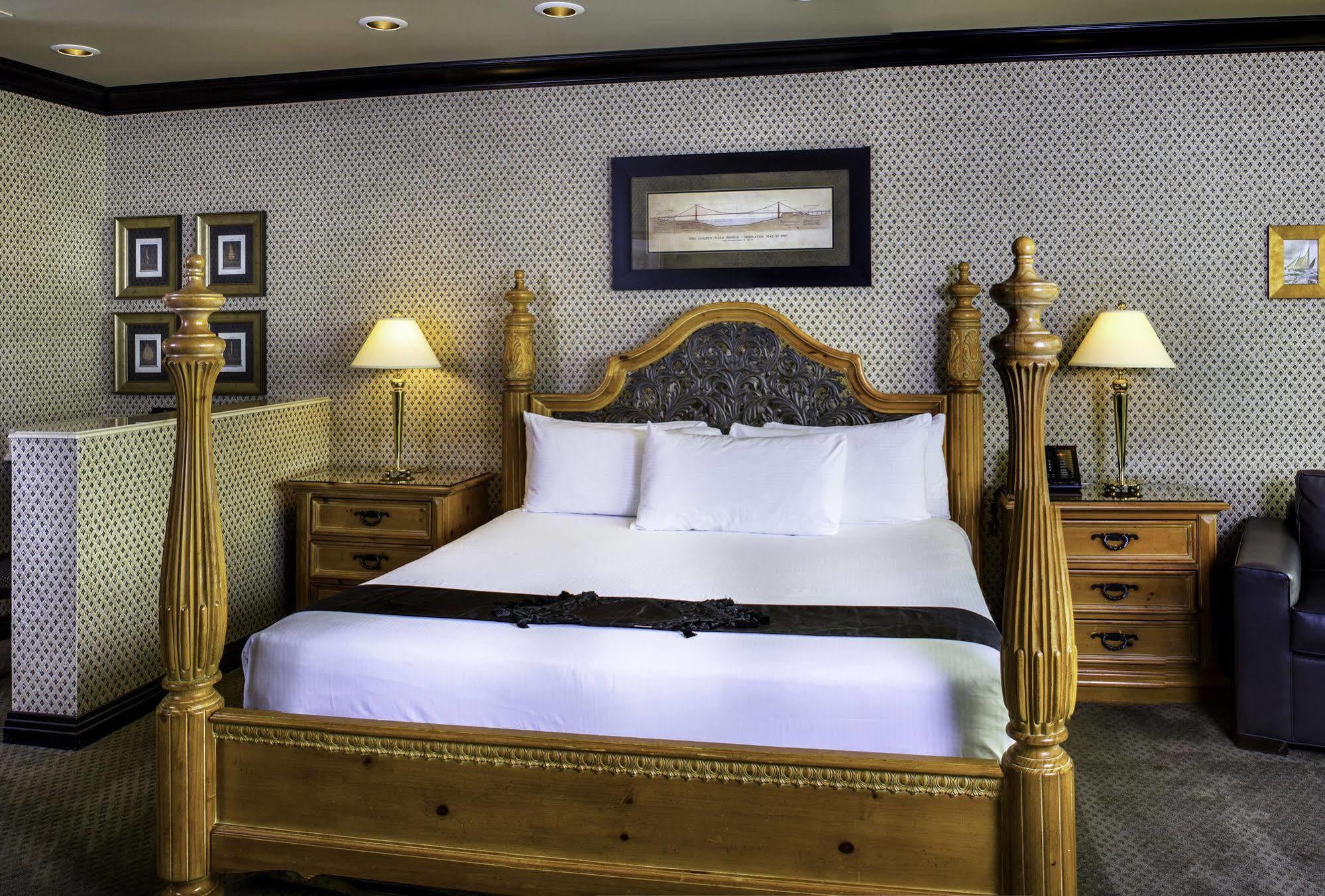 Suncoast Y Casino 4*