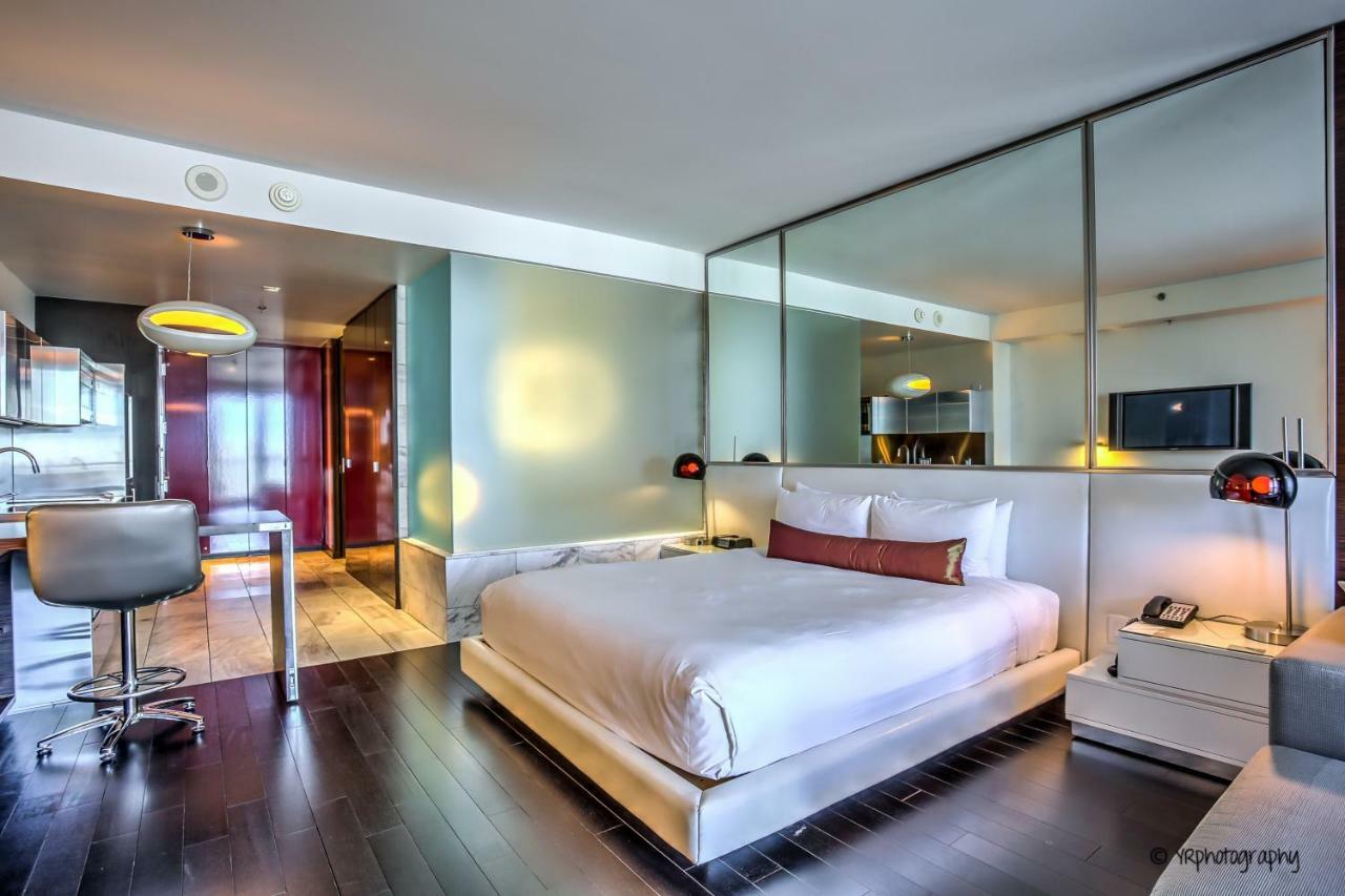 Palms Place With Balcony & Strip View Apartahotel