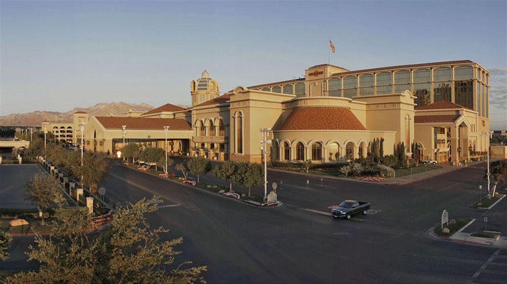 Suncoast Y Casino Resort 4*