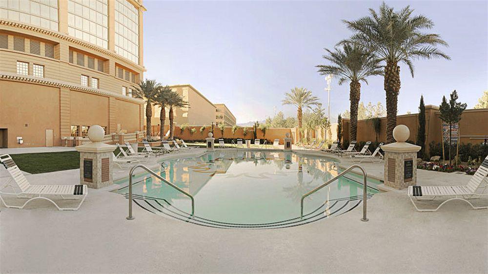 Suncoast Y Casino Resort 4*