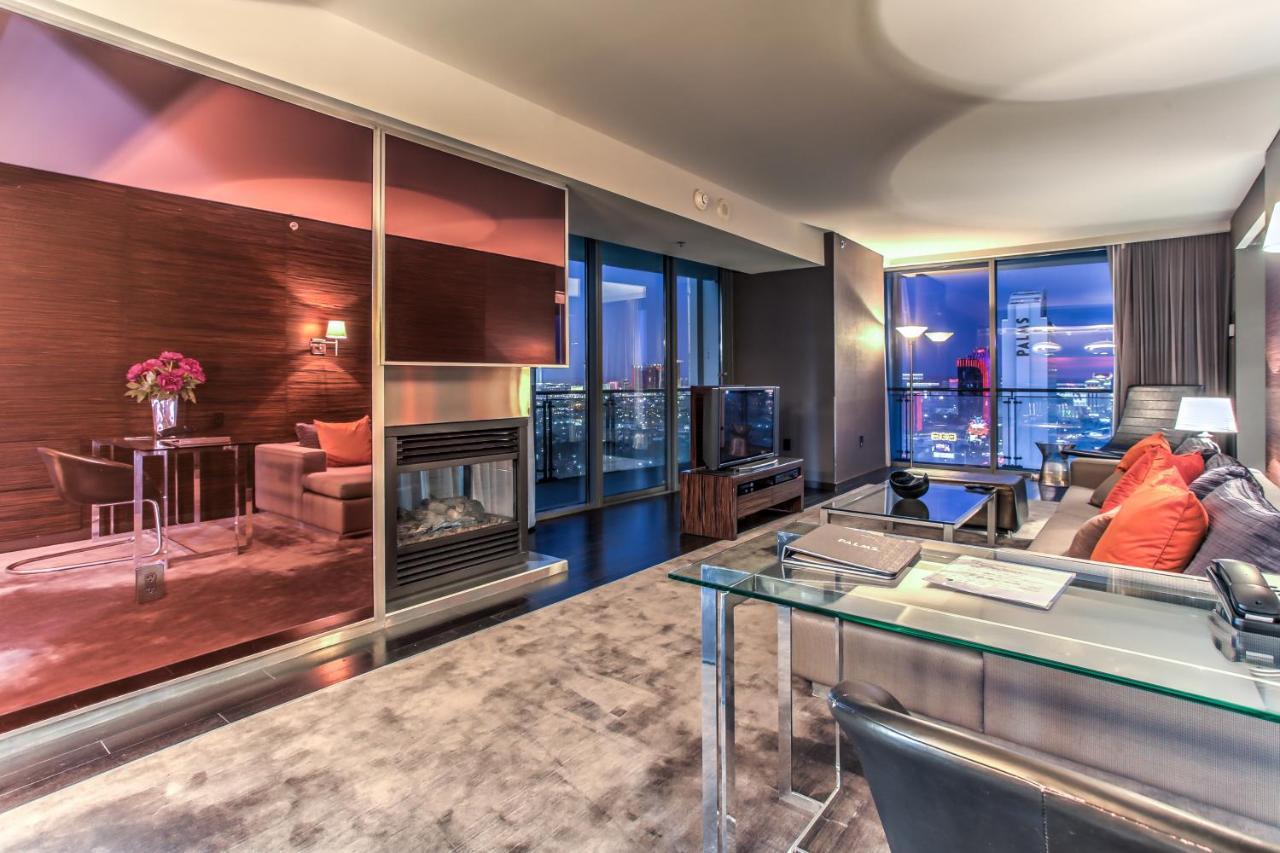 Palms Place With Balcony & Strip View * Las Vegas