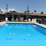 Desert Hills Motel