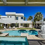 Villa Shangri-La