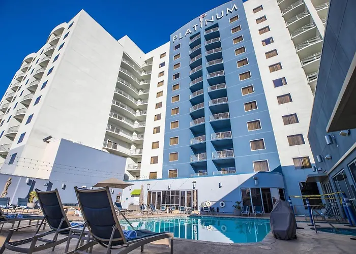 2100 Sqft Penthouse Suite W/ Strip Views! Pool Gym
