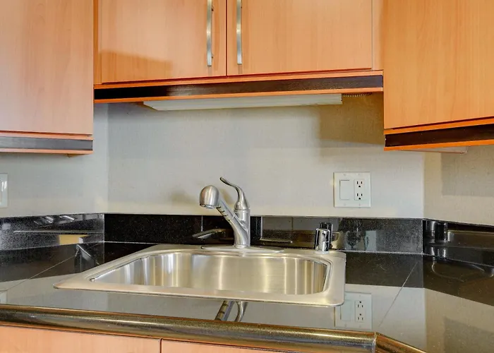 Luxury 1Bd/1Bth Suite At Platinum Hotel *Strip View