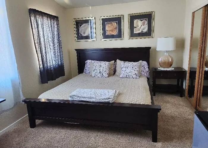 Large Private Room Suite, With California King Bed