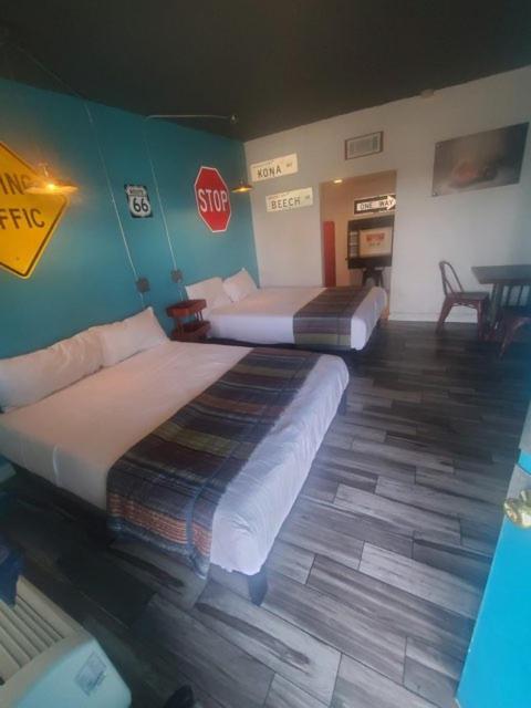 Desert Hills Motel