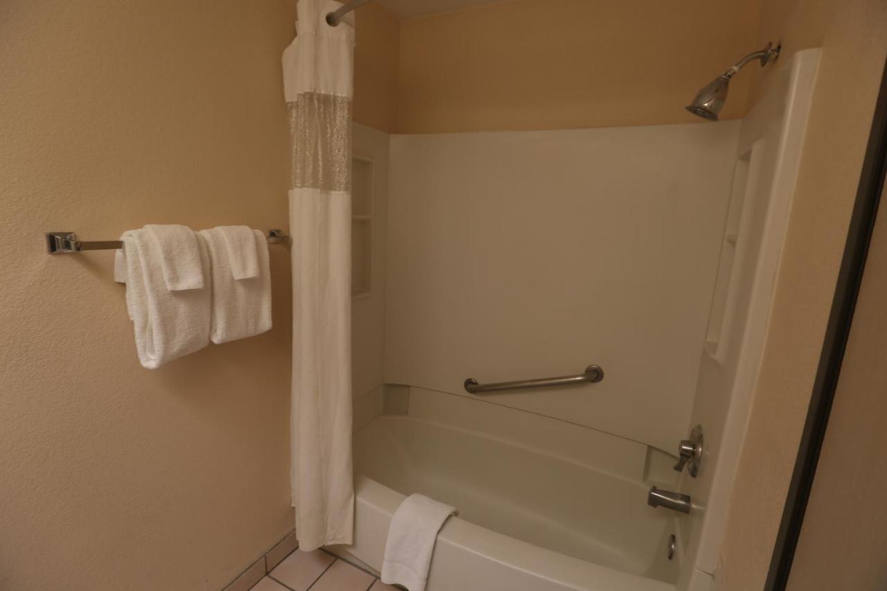 Ramada Vegas 3*