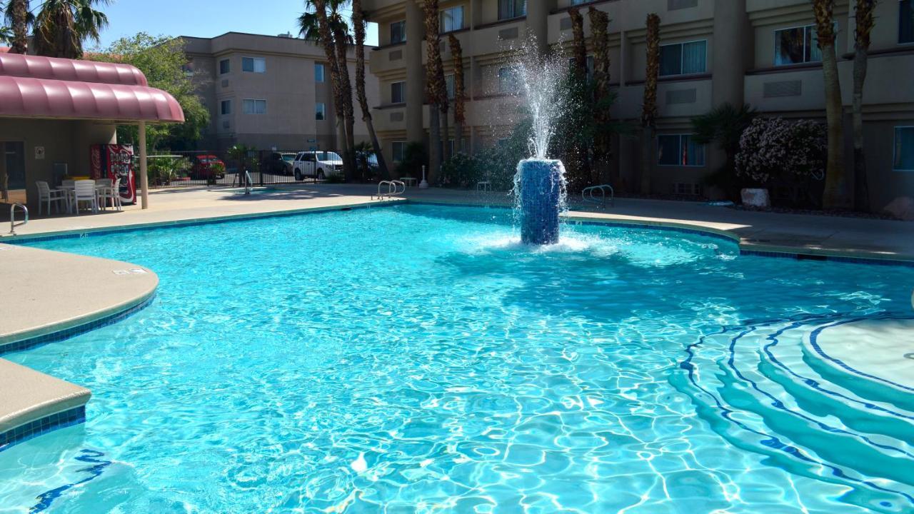 Ramada Vegas 3*