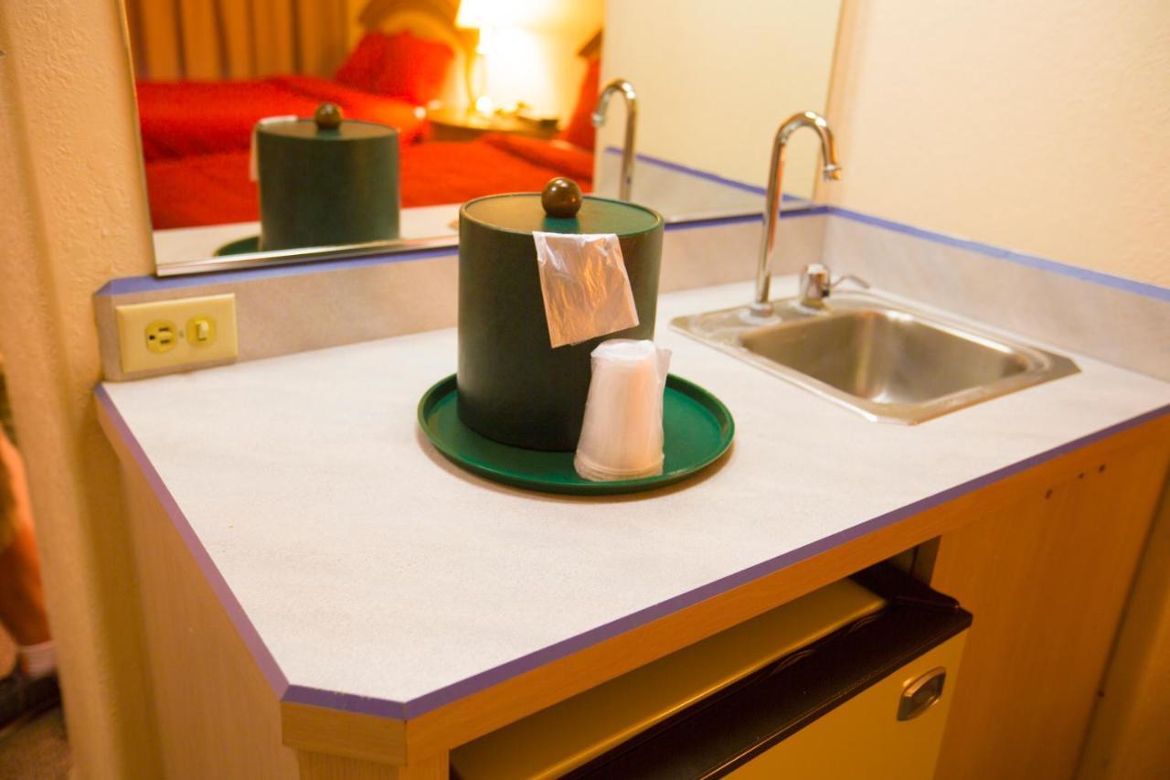 Ramada Vegas 3*