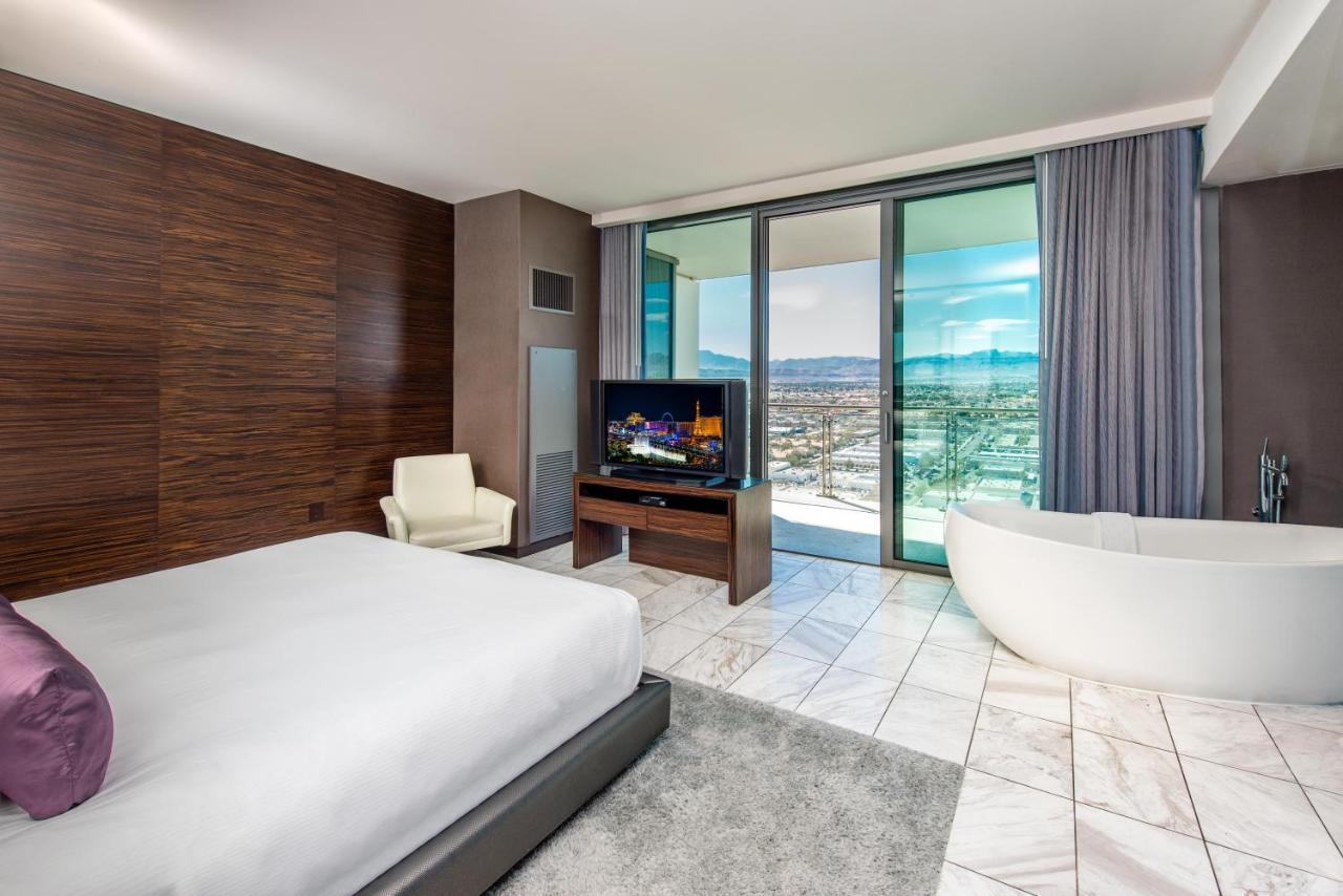 Palms Place One Bedroom 1220 Sqft 4*