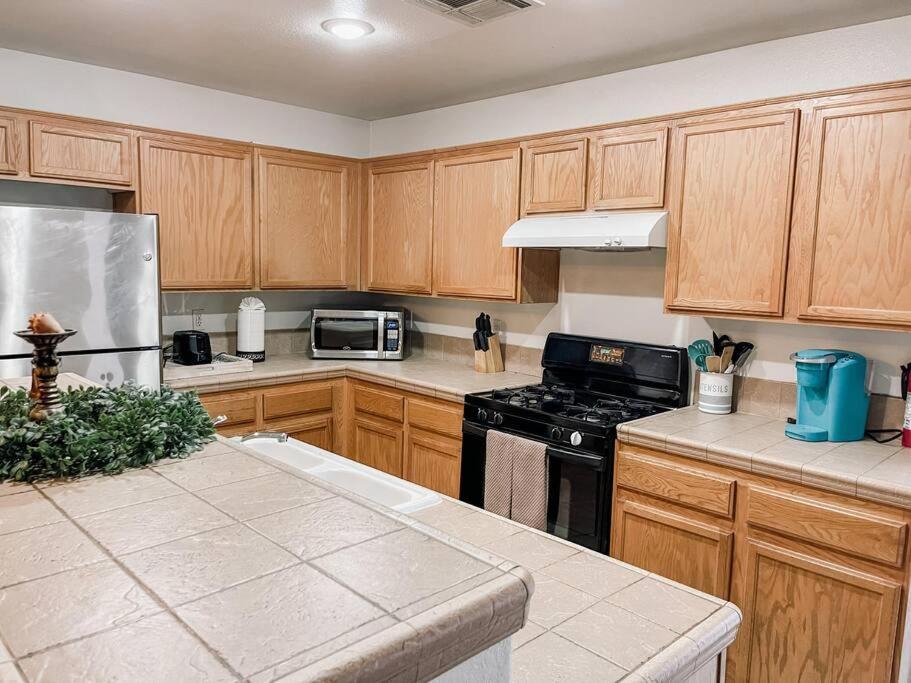 Сasa de vacaciones 3 Bedroom 15min To Strip/fremont St Exp Fast Wifi