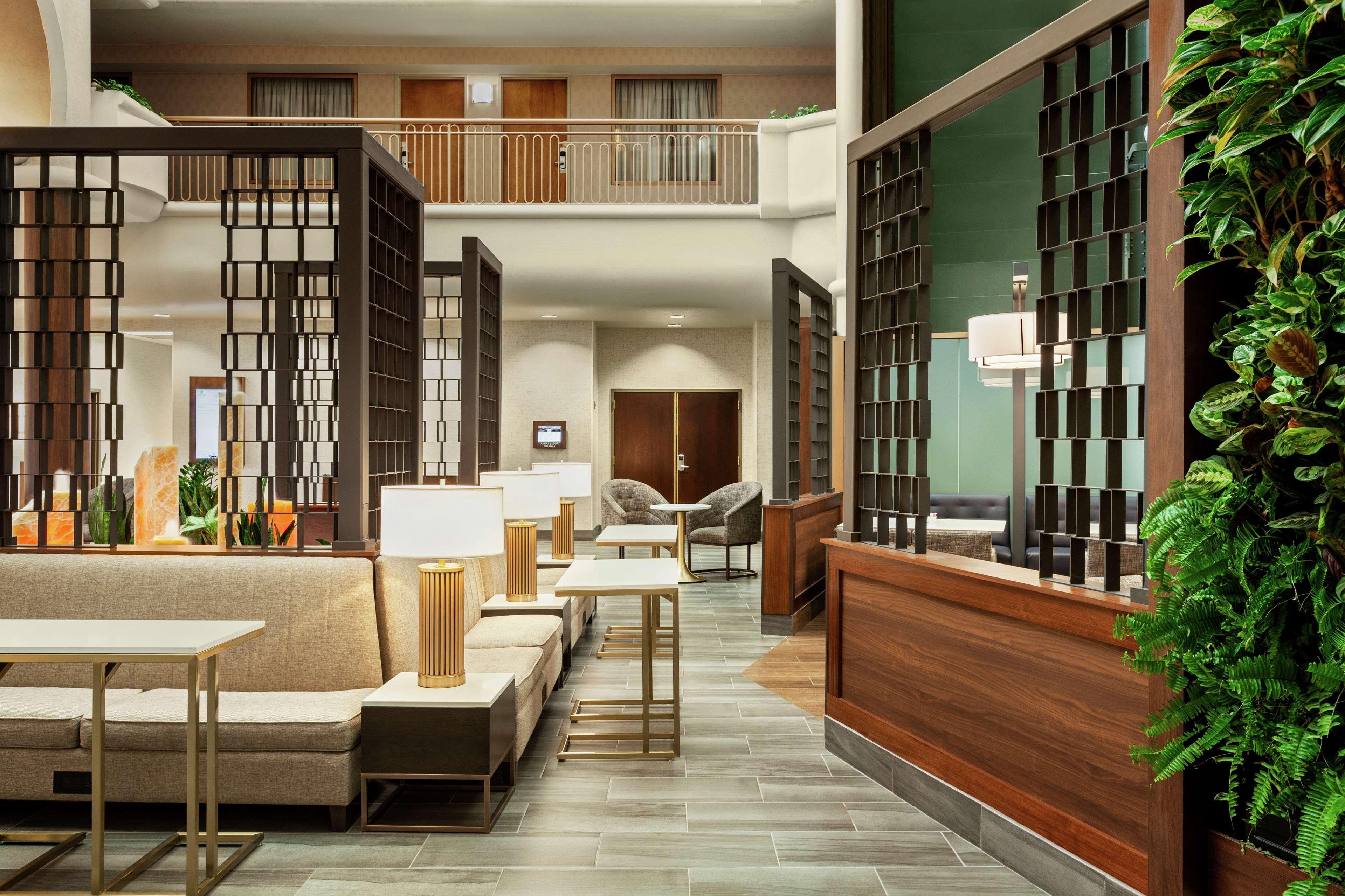 Hotel Embassy Vegas Convention Center Paradise Road 4*