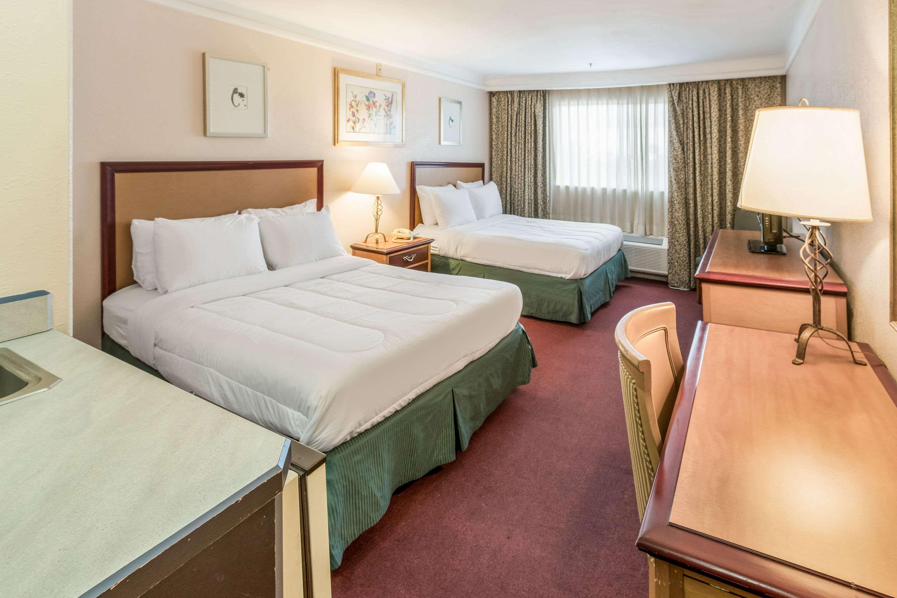 Ramada Vegas Hotel 3*