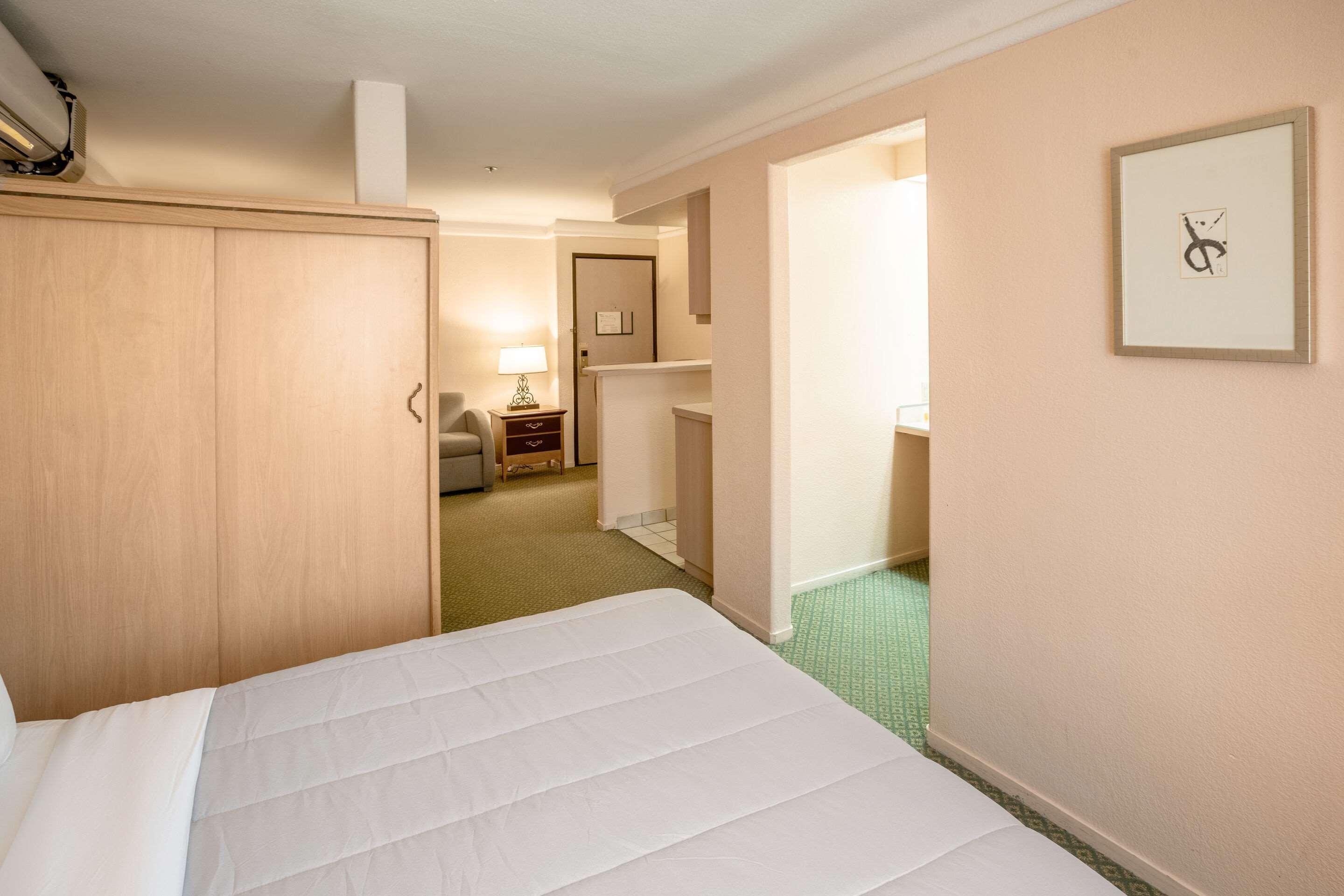 Ramada Vegas Hotel