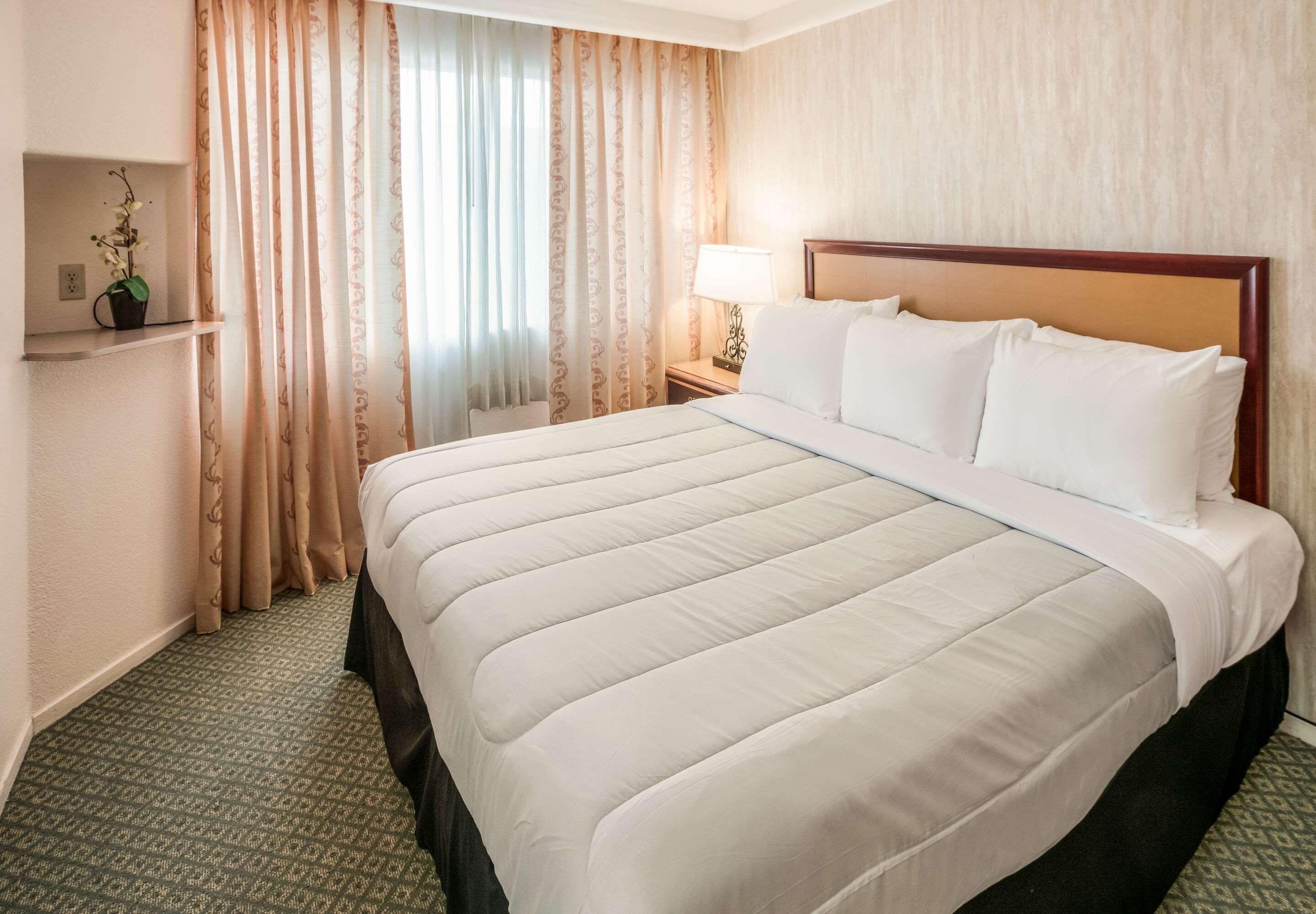 Ramada Vegas