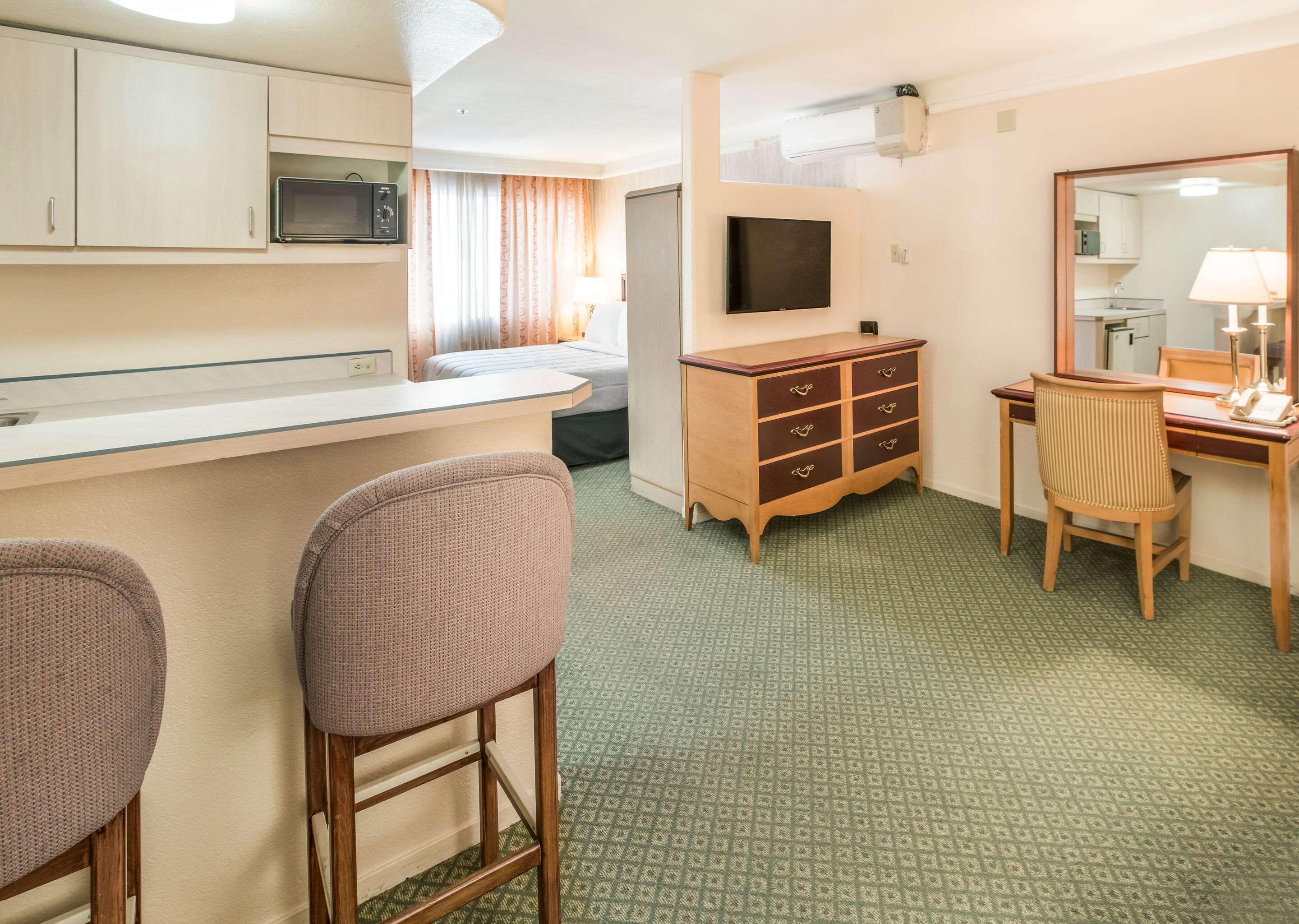 Ramada Vegas Hotel 3*