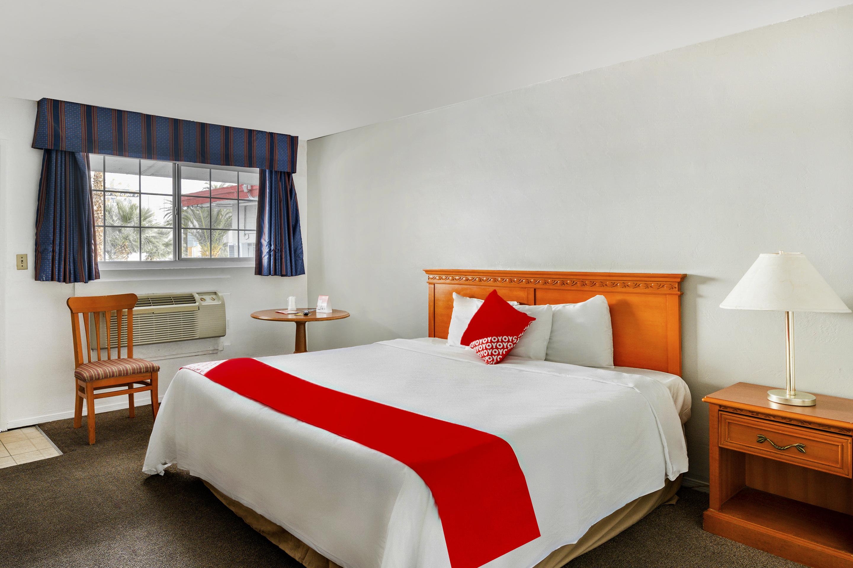 Oyo Gateway Vegas North Strip/fremont St. Area Hotel