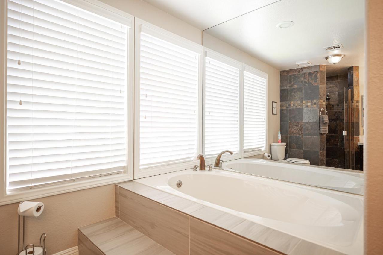 Сasa de vacaciones Luxury Near Strip And Airport. *