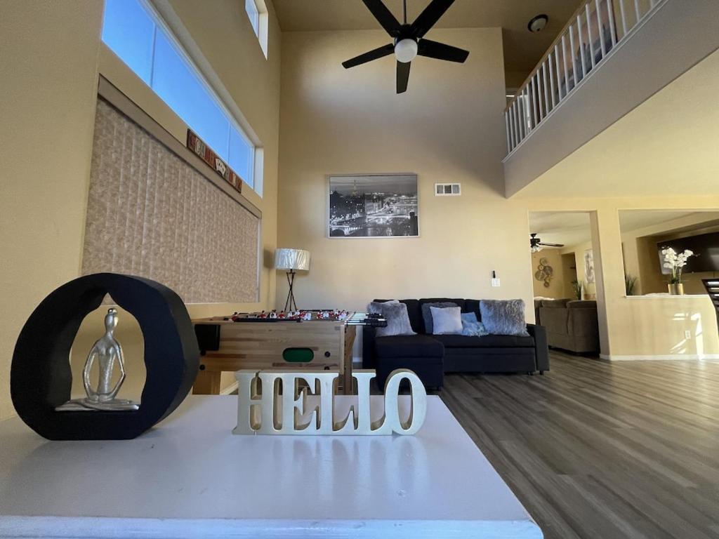 Gorgeous 4 Bedroom House W/ Private Pool * Las Vegas