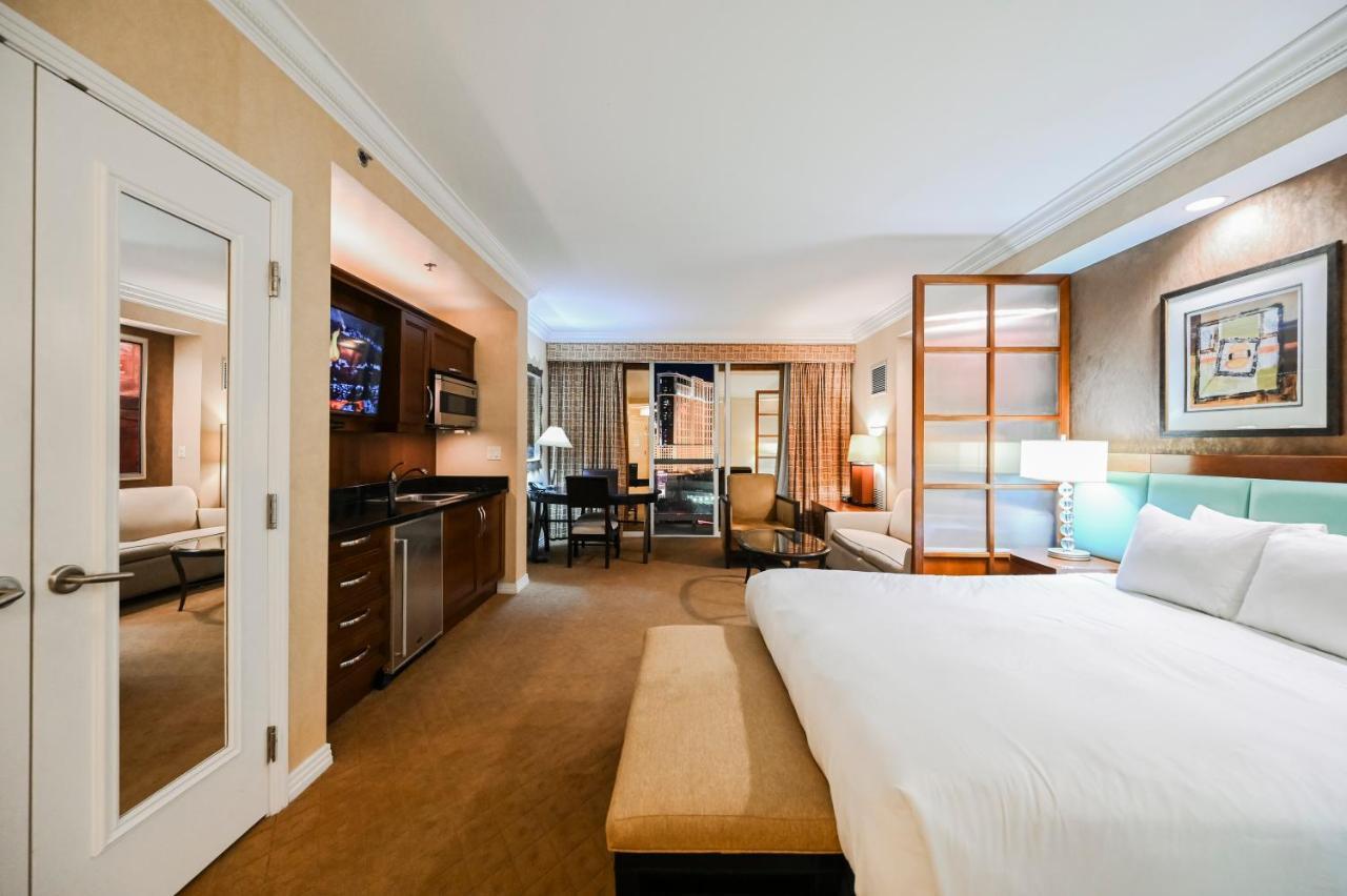 Mgm Signature Towers, Balcony Suite, Strip View - No Fees! Apartahotel