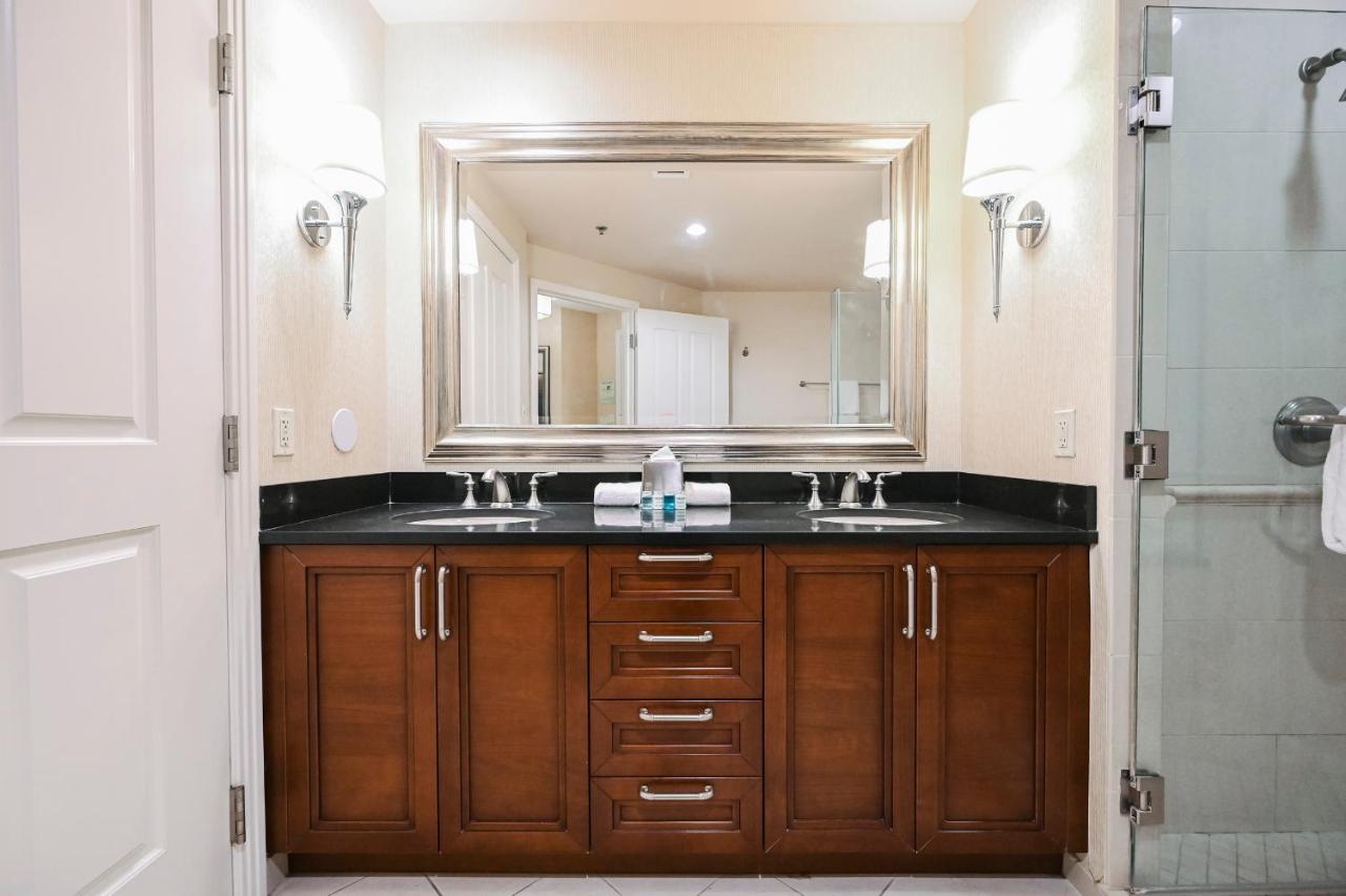 Mgm Signature Towers, Balcony Suite, Strip View - No Fees!