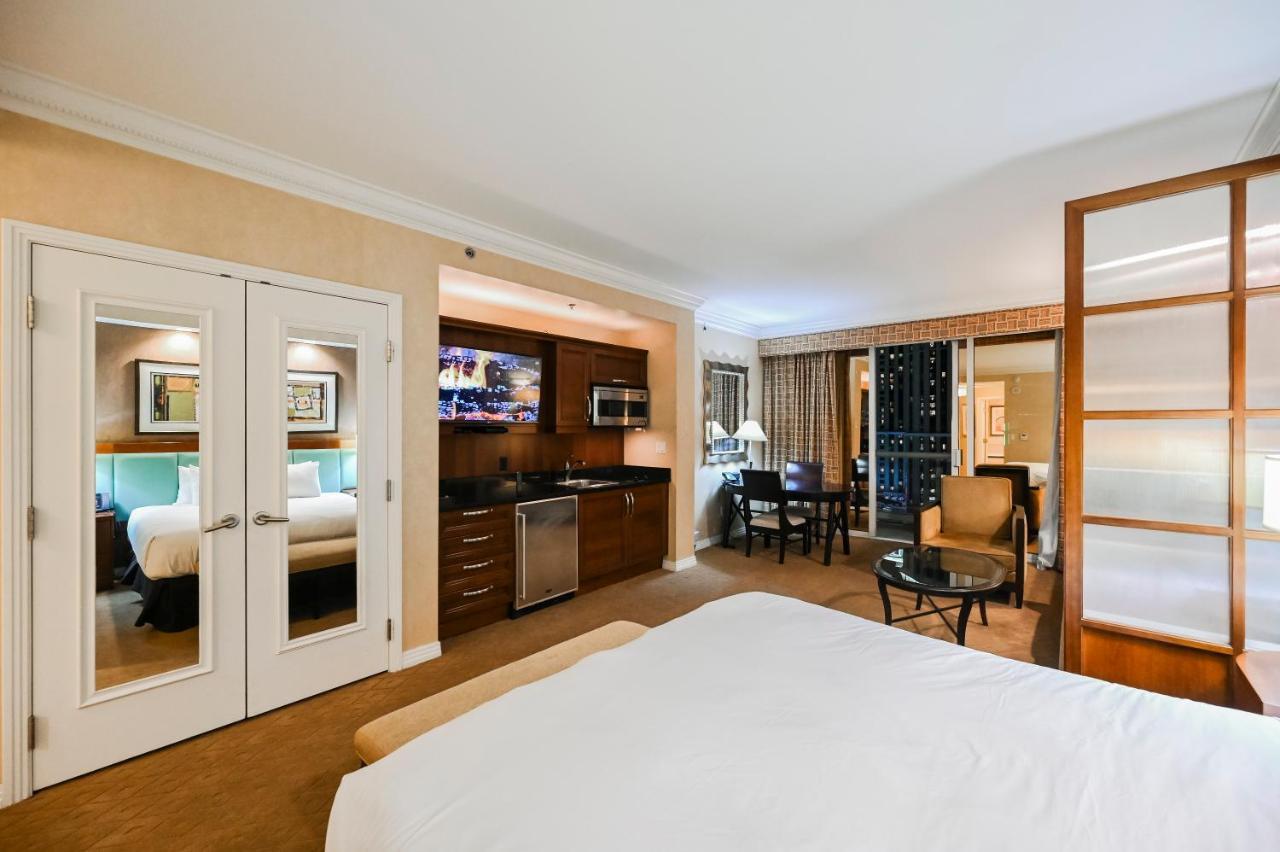Mgm Signature Towers, Balcony Suite, Strip View - No Fees! Las Vegas