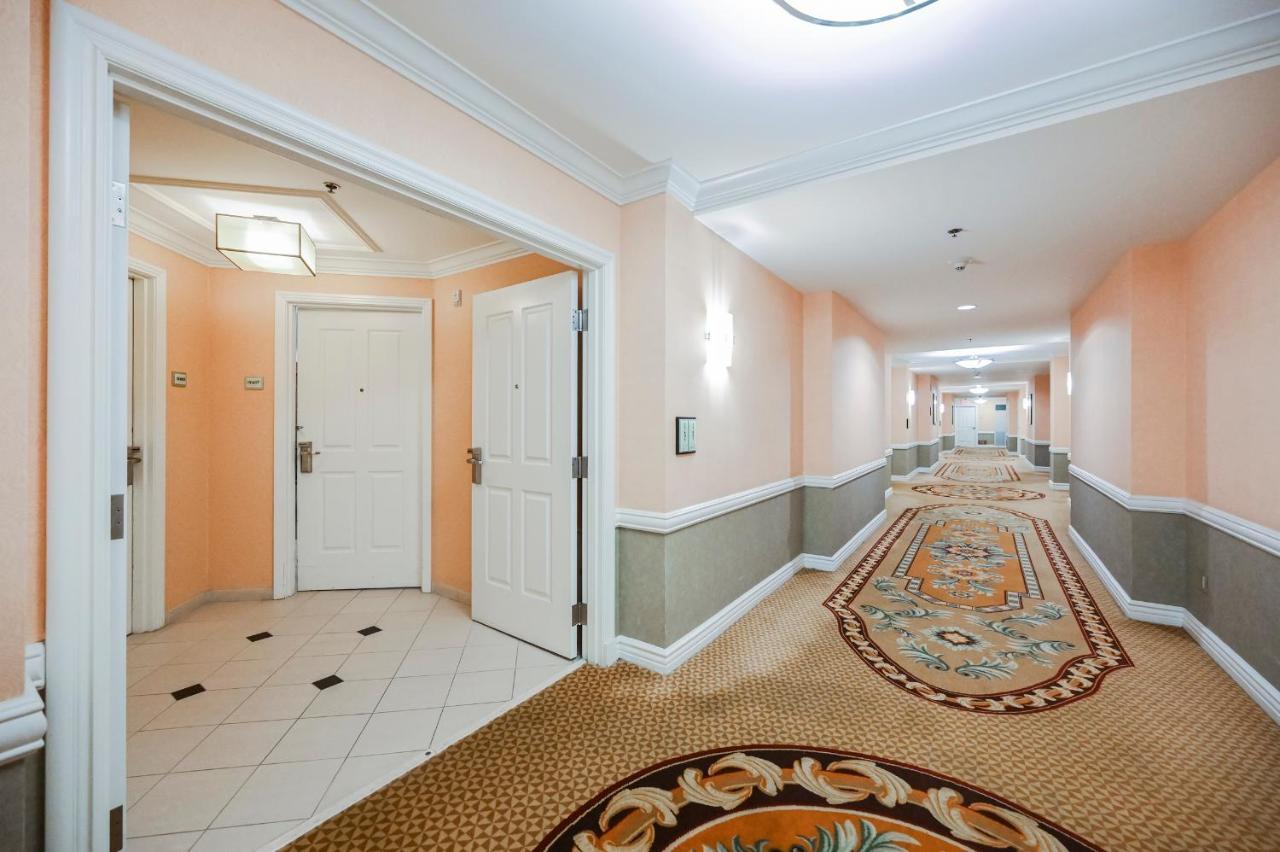 Apartahotel Mgm Signature Towers, Balcony Suite, Strip View - No Fees! Las Vegas