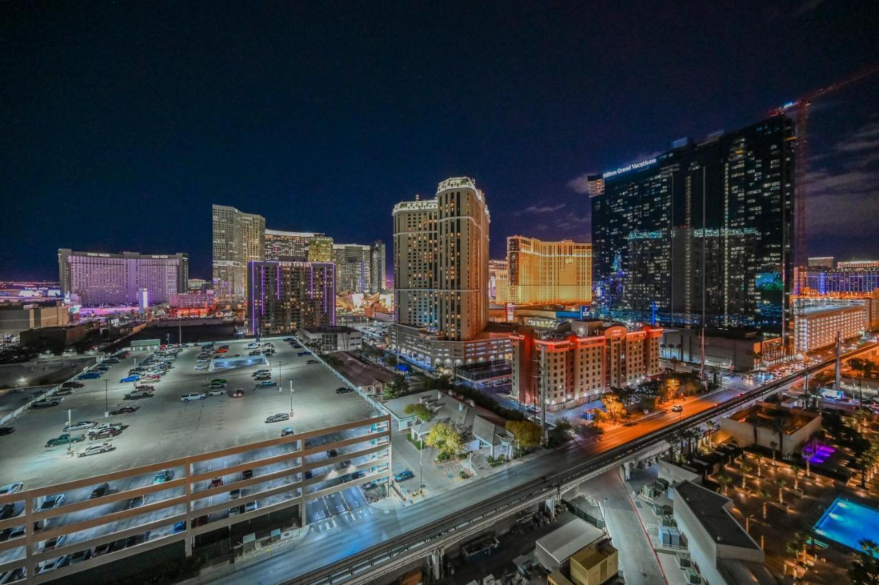 Apartahotel Mgm Signature Towers, Balcony Suite, Strip View - No Fees! *