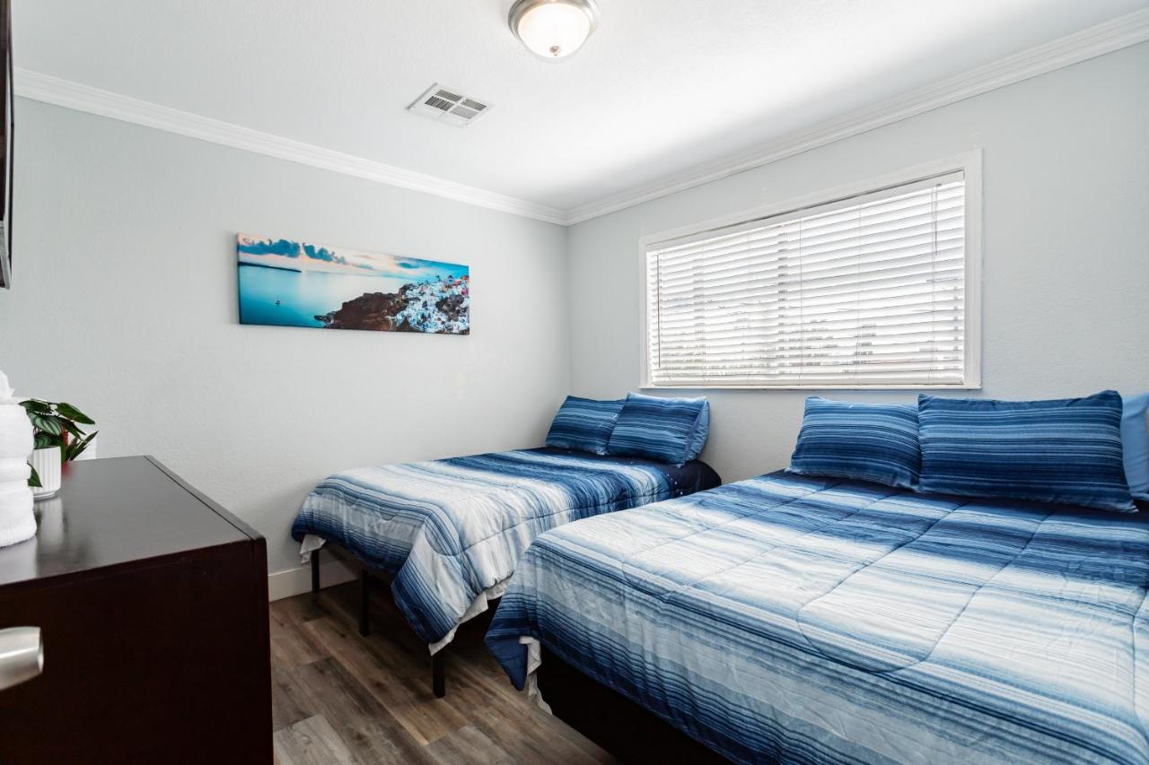 Spacious 5-bedroom Retreat With Pool Minutes From The Vegas Strip * Las Vegas