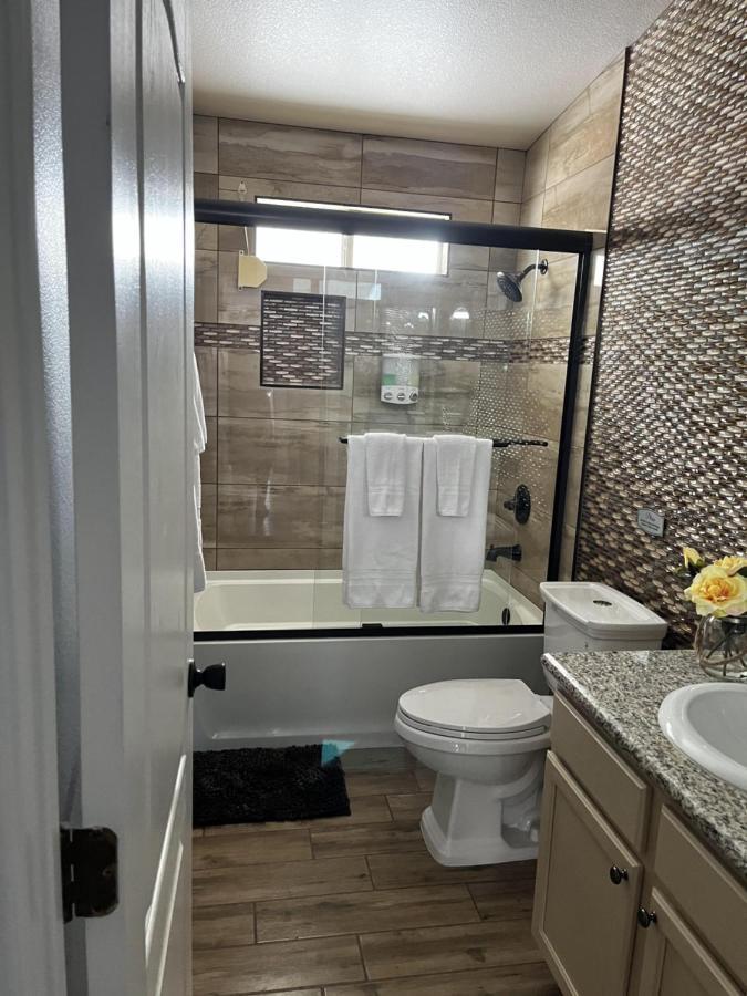 Vintage Whit 3 Bedroom And Billard Table Сasa de vacaciones Las Vegas