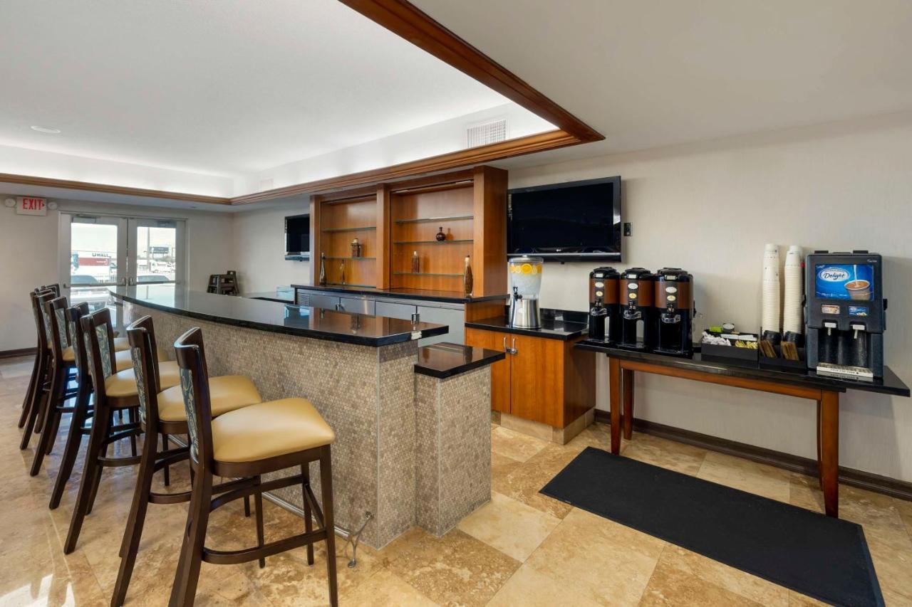 Western Henderson 3*
