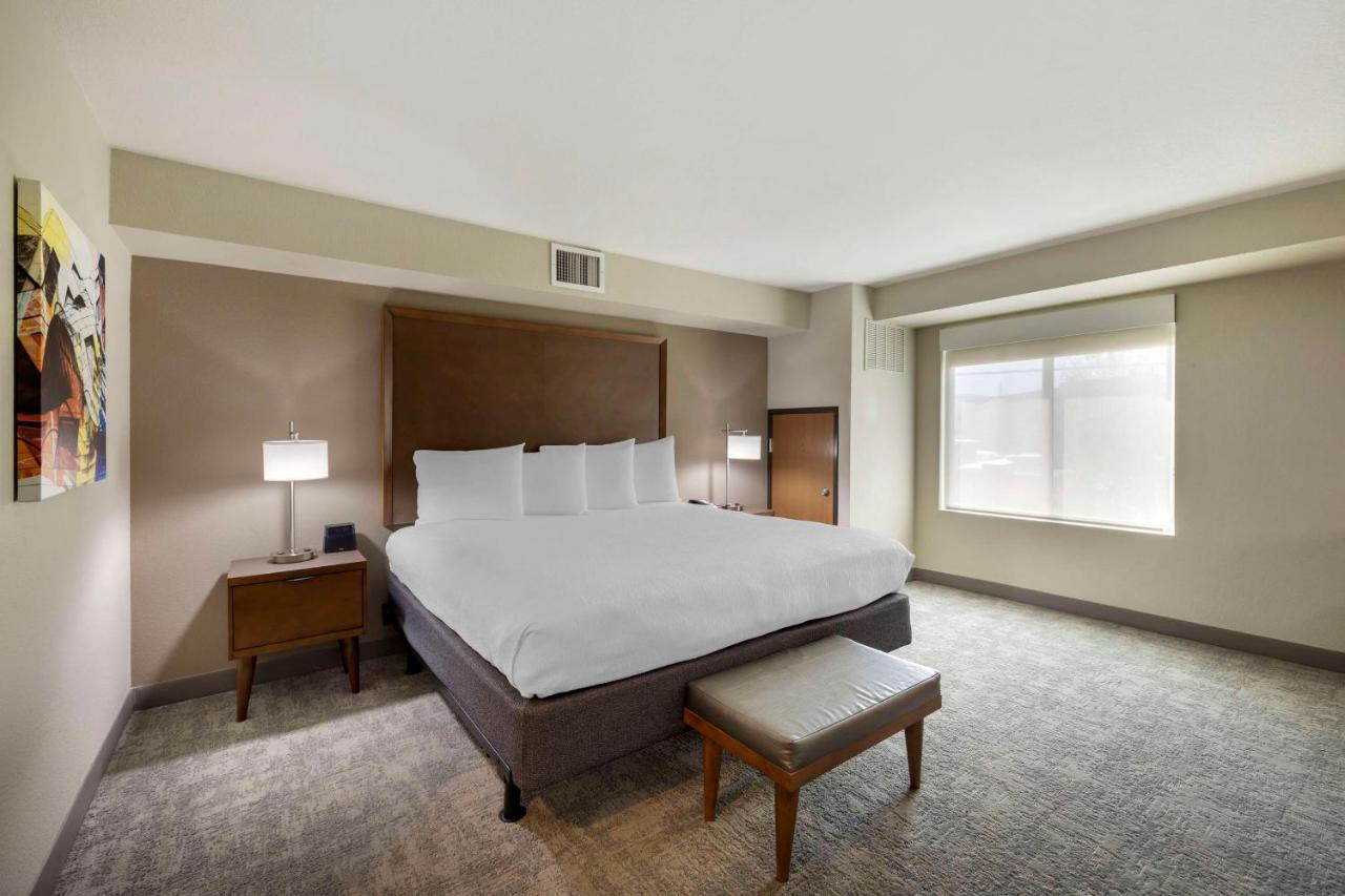 Western Henderson Hotel 3*