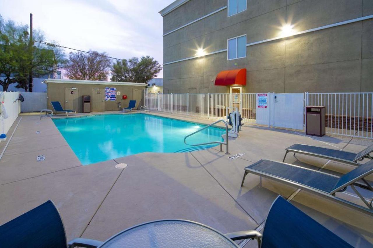 Western Henderson 3*