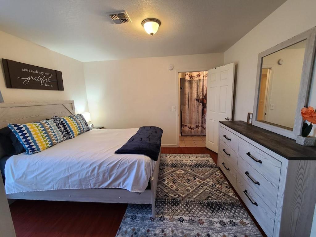 2bed 1 Bath Near Nellis Afb & The Strip Las Vegas