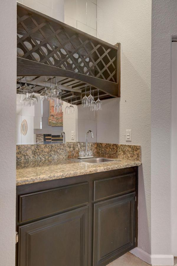Mirage Pool House - Heart Of Lv, Swimming Pool, Games, Heavenly Relaxation Holiday home Las Vegas