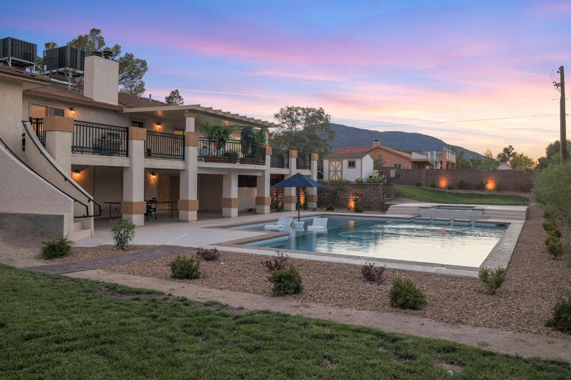 Vegas Saltwater Pool, Jacuzzi, Hammocks, Rv Parking Villa *